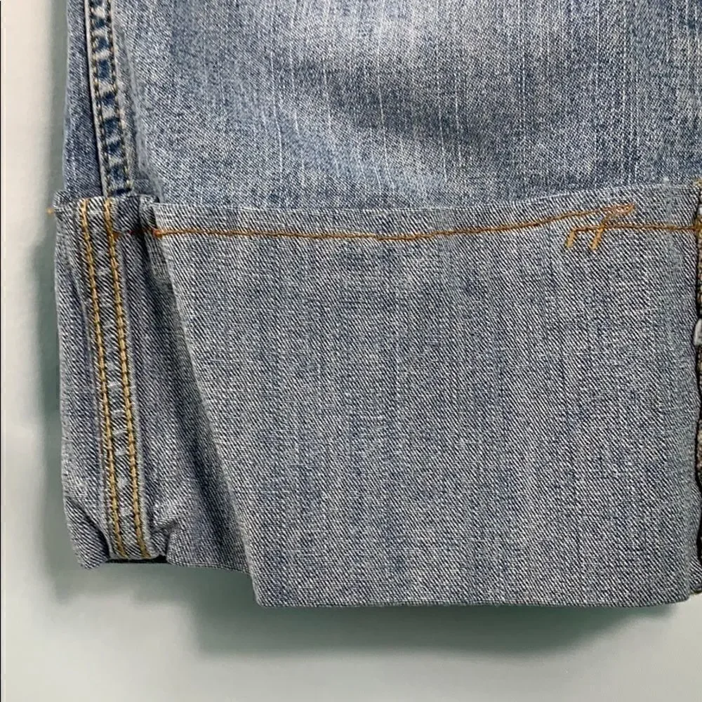 Levi’s signature Stretch Crop low rise boot cut